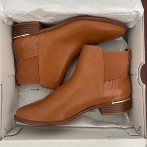 NEW Aldo Ankle Boots Size 8 in Cognac/Brown